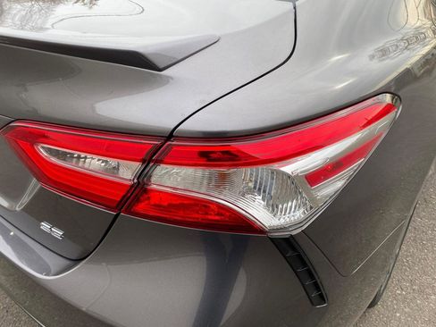 Used 2020 Toyota Camry SE image 13