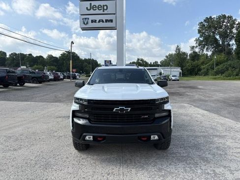 Used 2019 Chevrolet Silverado 1500 LT Trail Boss AWD/4WD image 2