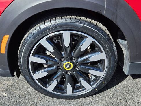 Used 2024 MINI Cooper SE image 17