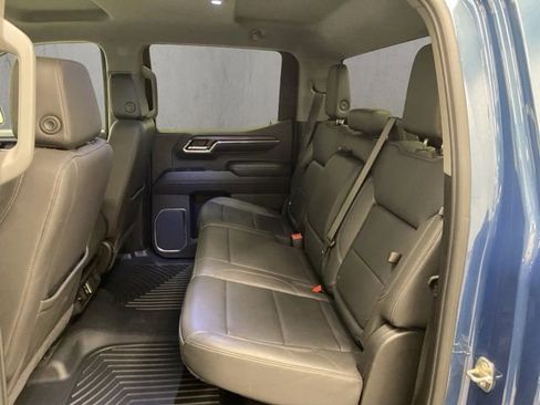 Used 2024 GMC Sierra 1500 SLT AWD/4WD image 6