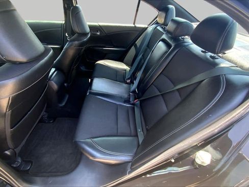 Used 2016 Honda Accord Sport image 21