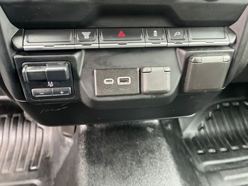 Used 2022 GMC Sierra 3500 Pro w/ Convenience Package image 19