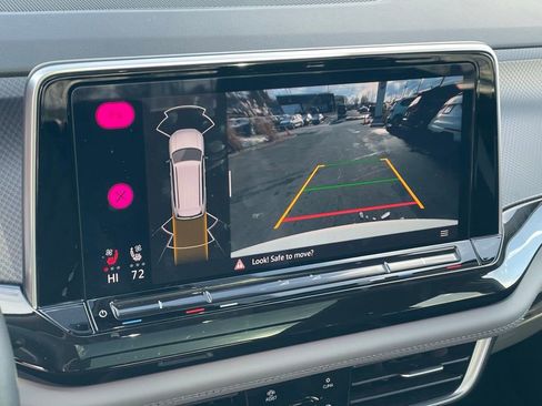 Certified 2025 Volkswagen Atlas Peak Edition SE image 21