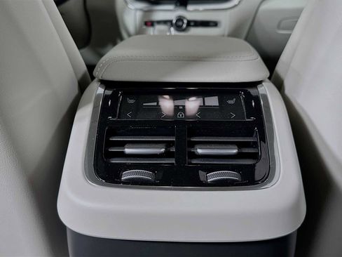 New 2026 Volvo XC60 B5 Ultra w/ Climate Package image 24