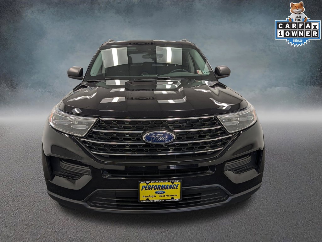 Used 2023 Ford Explorer XLT AWD/4WD image 2