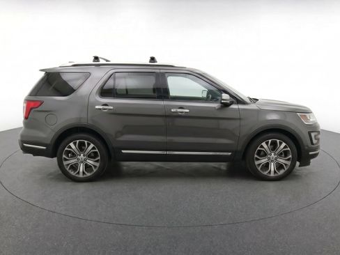 Used 2018 Ford Explorer Platinum AWD/4WD image 4
