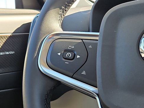 New 2026 Volvo XC40 B5 Ultra w/ Protection Package Premier image 18