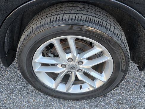 Used 2023 Dodge Durango GT image 35