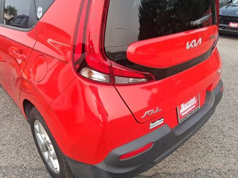 Used 2022 Kia Soul LX w/ Technology Package FWD image 12