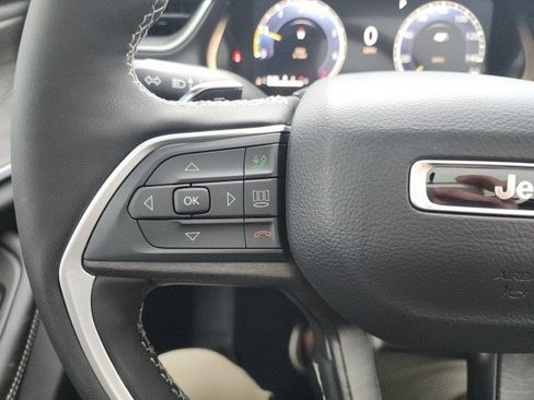 New 2025 Jeep Grand Cherokee L Limited image 16