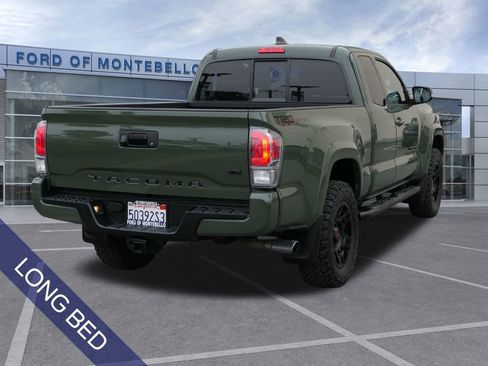 Used 2022 Toyota Tacoma TRD Sport w/ TRD Premium Sport Package RWD image 4