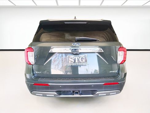 Used 2022 Ford Explorer XLT w/ Equipment Group 202A AWD/4WD image 5