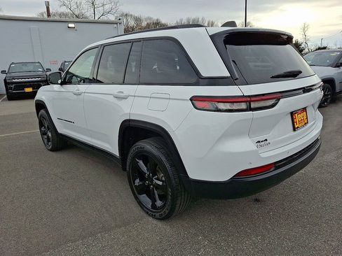 Certified 2023 Jeep Grand Cherokee Altitude AWD/4WD image 4