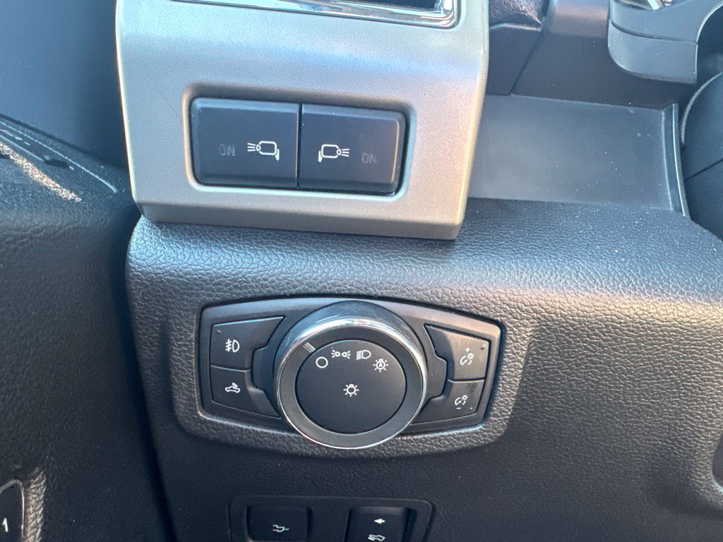 Used 2017 Ford F250 Lariat w/ Lariat Ultimate Package AWD/4WD image 12