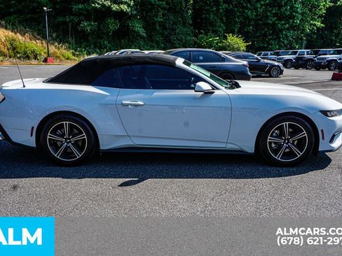 Used 2025 Ford Mustang Premium RWD image 9