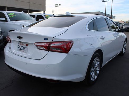 Used 2019 Chevrolet Malibu Hybrid w/ Leather Package FWD image 7