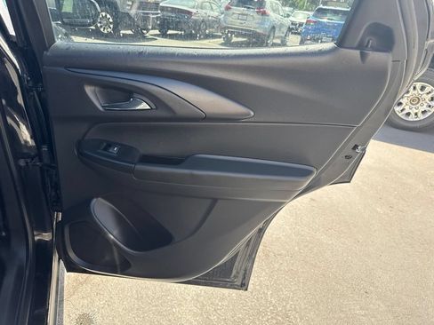 Used 2021 Chevrolet TrailBlazer RS w/ Technology Package FWD image 13