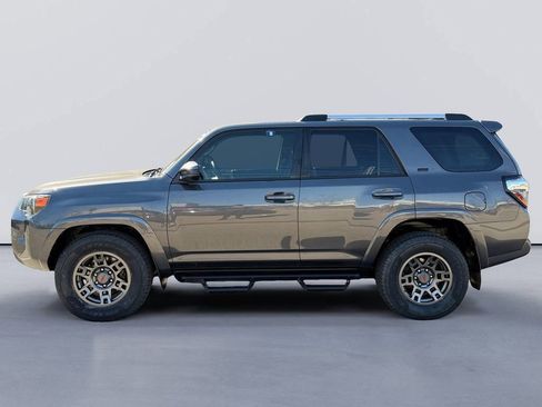 Used 2020 Toyota 4Runner SR5 image 6