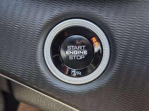 Used 2024 Jeep Grand Cherokee Altitude image 27