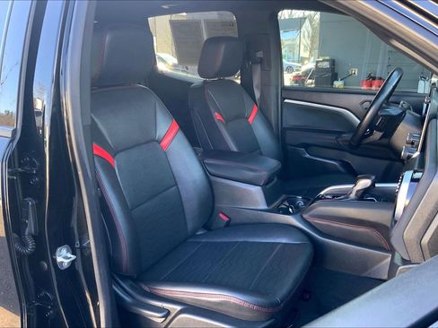 Used 2023 Chevrolet Colorado Z71 w/ Z71 Convenience Package 2 image 9