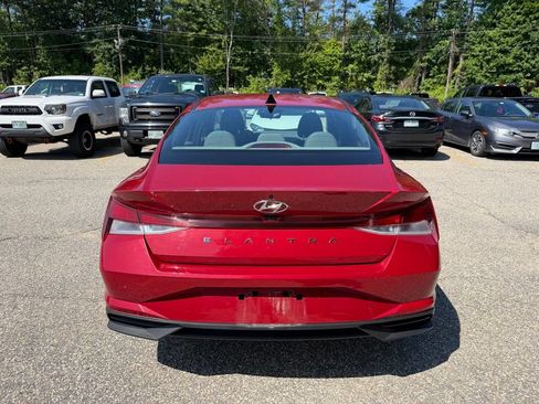 Used 2023 Hyundai Elantra SEL w/ Convenience Package FWD image 3