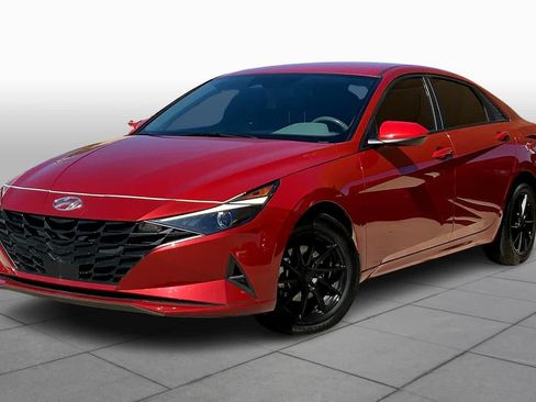 Used 2022 Hyundai Elantra SEL w/ Convenience Package FWD image 1
