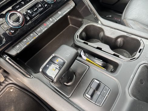 Used 2024 GMC Sierra 1500 AT4 w/ AT4 Preferred Package image 24