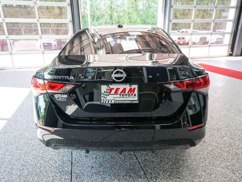 Used 2025 Nissan Sentra SV w/ Trunk Package image 3