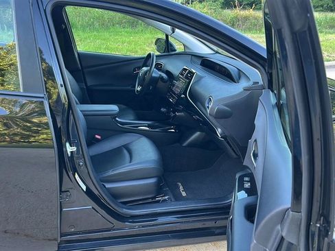 Used 2016 Toyota Prius Three Touring FWD image 55