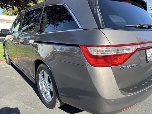 Used 2012 Honda Odyssey Touring Elite image 10