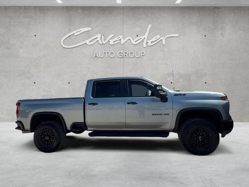 Used 2024 Chevrolet Silverado 2500 ZR2 w/ Technology Package AWD/4WD image 17