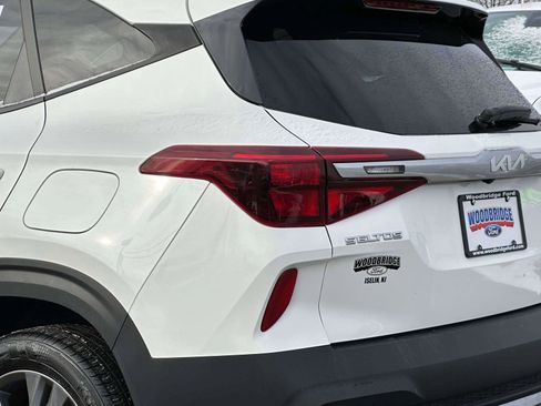 Used 2022 Kia Seltos LX image 8