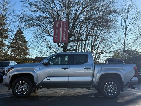 Used 2025 Toyota Tacoma Limited image 2
