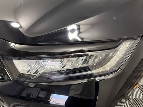 Used 2025 Honda Odyssey Touring image 11