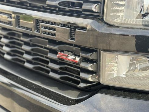 Used 2019 Chevrolet Silverado 1500 Custom Trail Boss AWD/4WD image 25