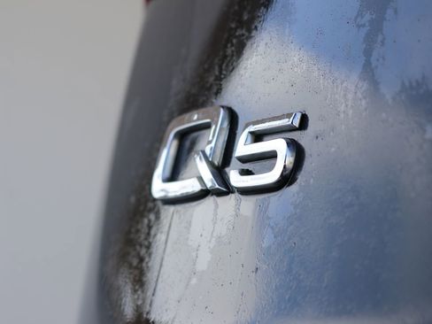 Used 2018 Audi Q5 2.0T Premium w/ Convenience Package image 12