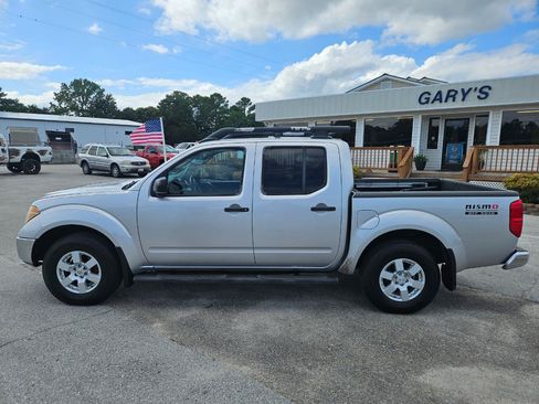 Used 2005 Nissan Frontier NISMO w/ (J01) Sunroof Pkg AWD/4WD image 3