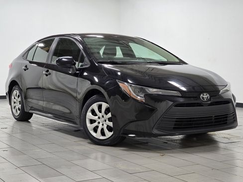 Certified 2024 Toyota Corolla LE image 2