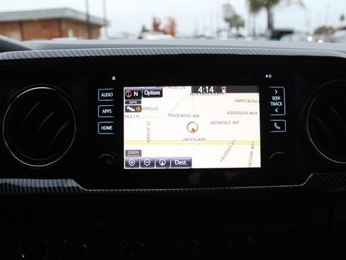 Used 2018 Toyota Tacoma TRD Off-Road image 31