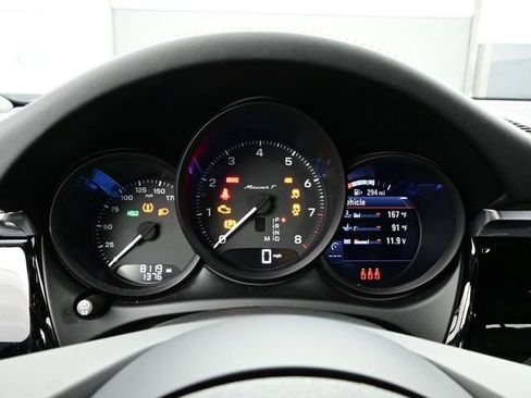 Certified 2025 Porsche Macan Turbo image 9