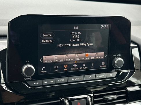 Used 2022 Nissan Pathfinder SV image 21