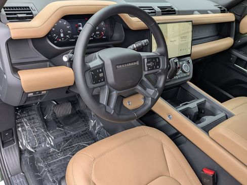 New 2026 Land Rover Defender 110 X-Dynamic SE AWD/4WD image 16