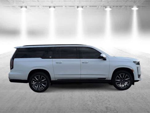 Used 2023 Cadillac Escalade ESV Sport Platinum image 9