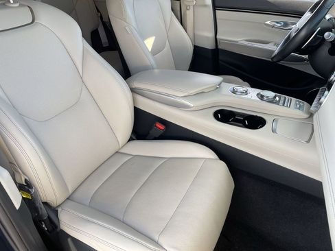 Used 2022 Genesis GV70 2.5T w/ Select Package image 27