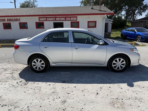 Used 2009 Toyota Corolla LE FWD image 2