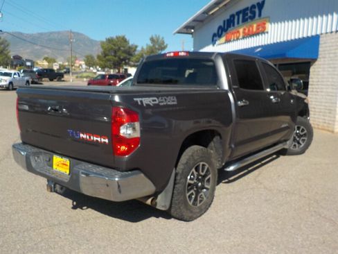 Used 2014 Toyota Tundra Limited w/ Limited Premium Package image 9