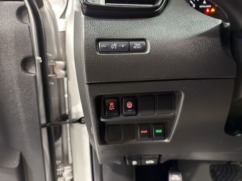 Used 2020 Nissan Rogue Sport S image 22