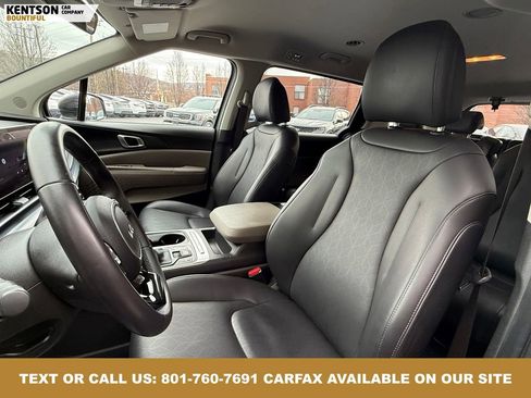 Used 2025 Kia Carnival image 31