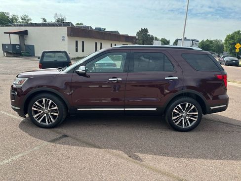 Used 2018 Ford Explorer Platinum image 4