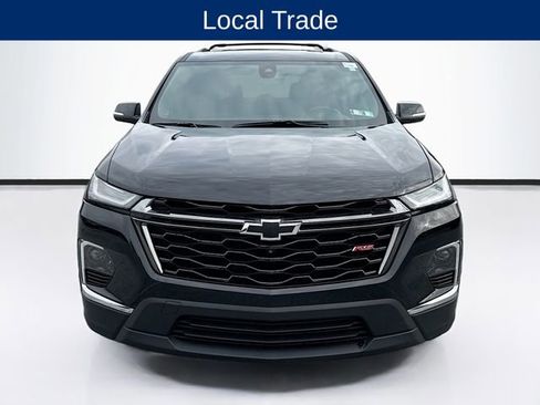 Used 2023 Chevrolet Traverse RS image 2